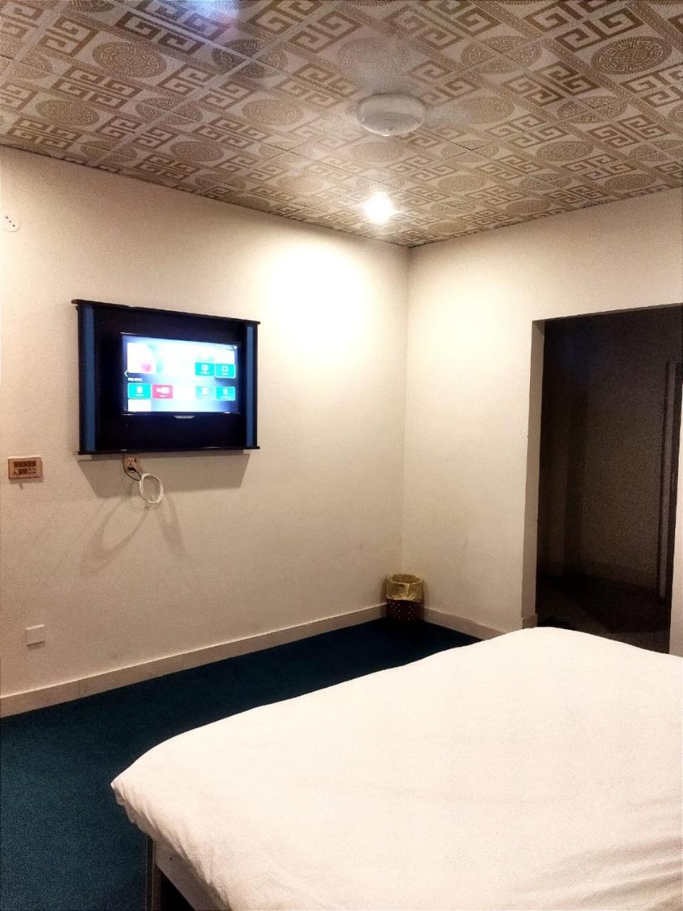 Hotel Royal Sweet Лахор Экстерьер фото